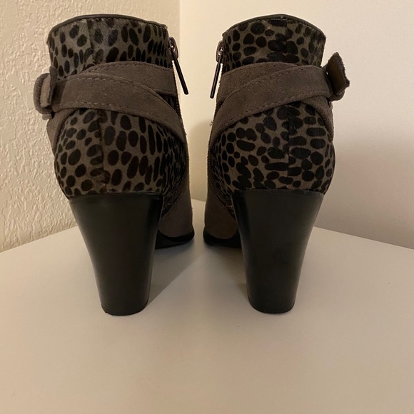 Jeanne Beker Suede Bootees - Picture 5 of 8